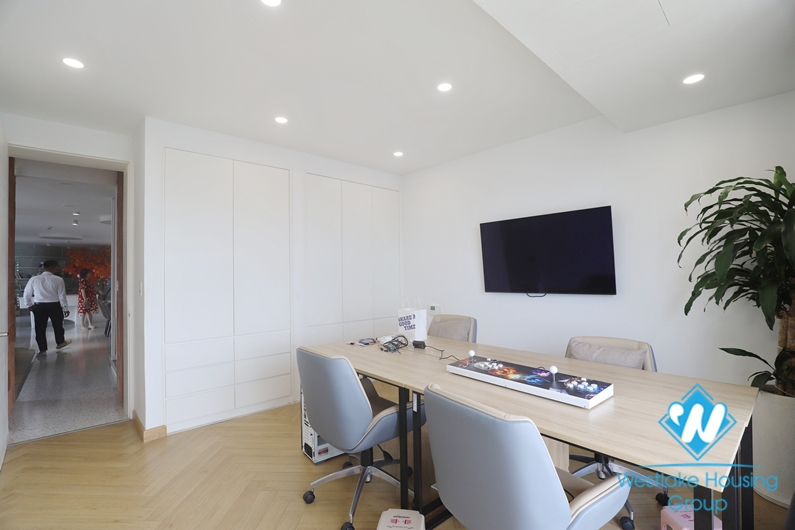 Large size apartment 4 bedrooms for rent at D' Leroi soleil Xuan Dieu.